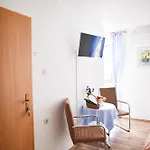 Апартаменты Old Town Apartments, In The Centre