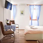 Апартаменты Old Town Apartments, In The Centre Трогир
